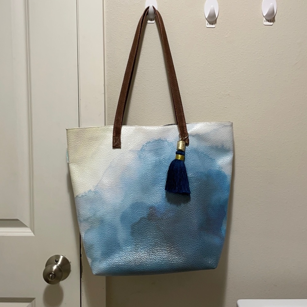 Papaya tote bag w/ blue tassel- blue/white/yellow